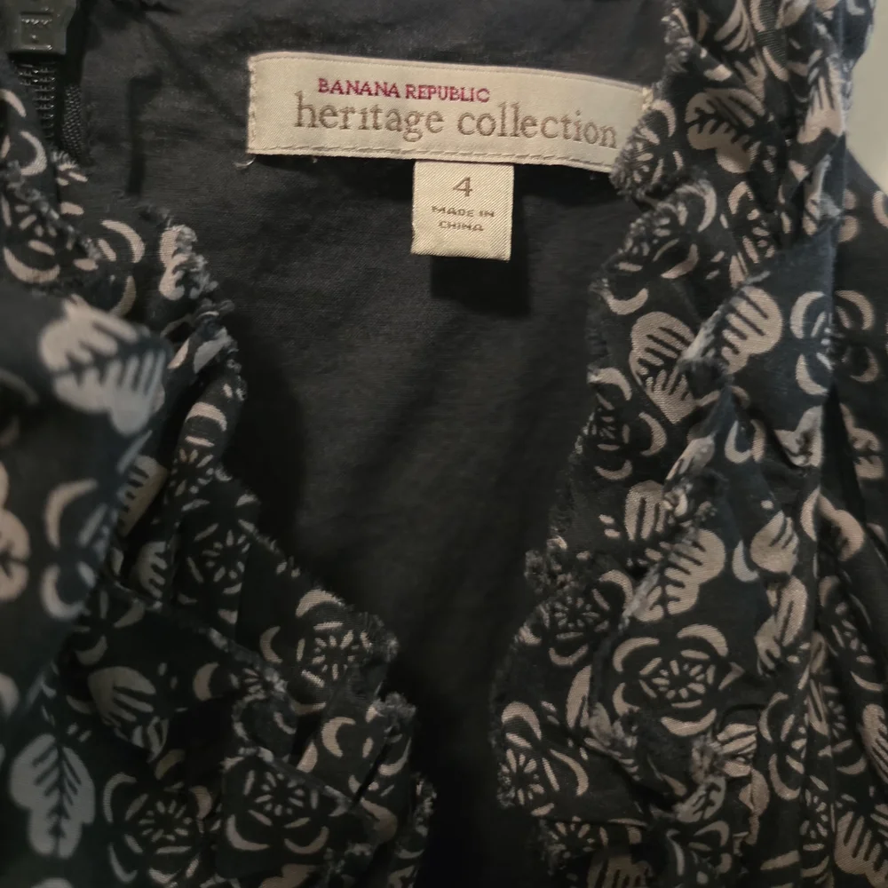 Banana Republic Gray and White Sleeveless Midi Sundress - Picture 2 of 3